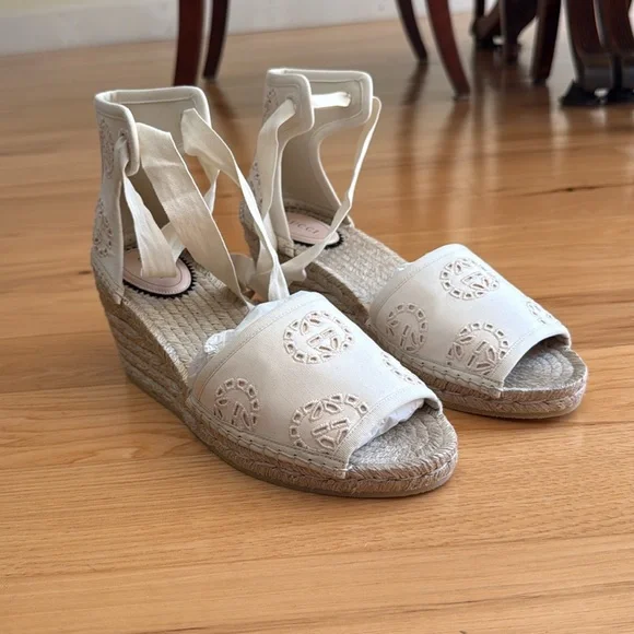 NEW Gucci GG logo espadrille wedges - Picture 4 of 9